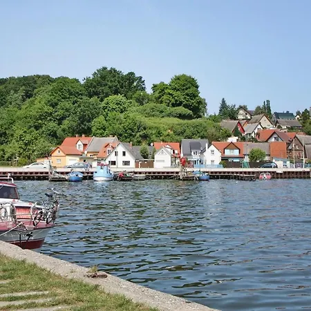 Starboard Semi-detached House, Holiday home