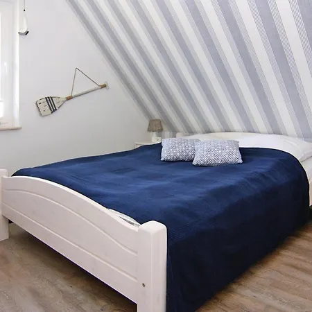Starboard Semi-detached House, Holiday home *